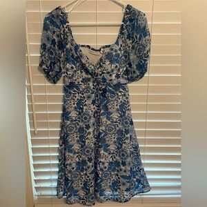 Blue puff sleeve dress